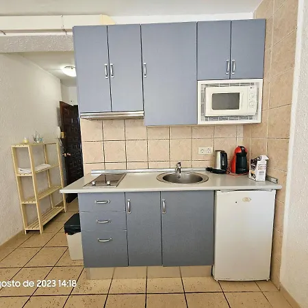 Estudio Acogedor Y Tranquilo En Zona Estupenda Lägenhet